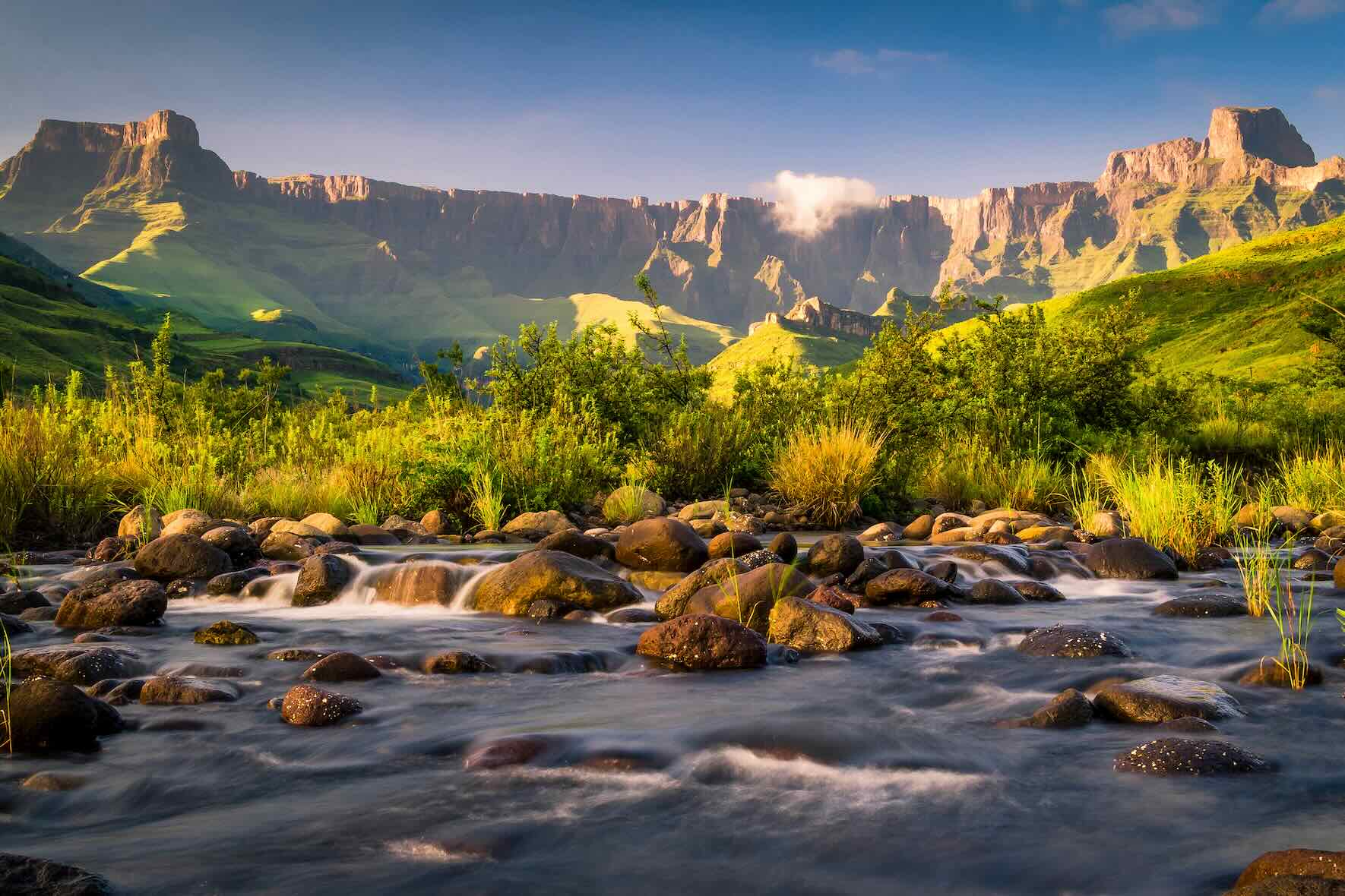 Amphitheater Drakensberg-Wall_Art-Pixalot