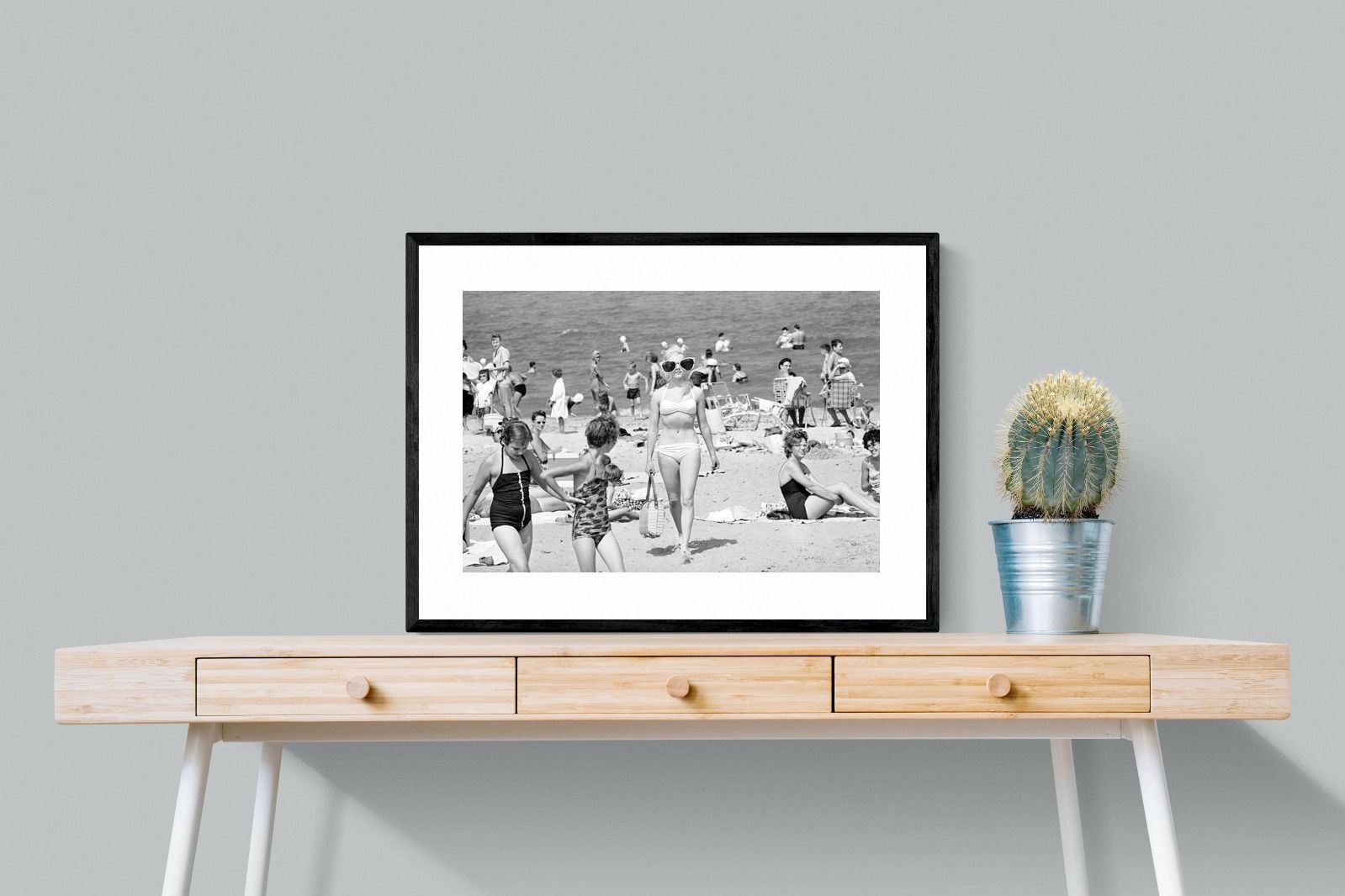 Pixalot Beach Fashion 1960's