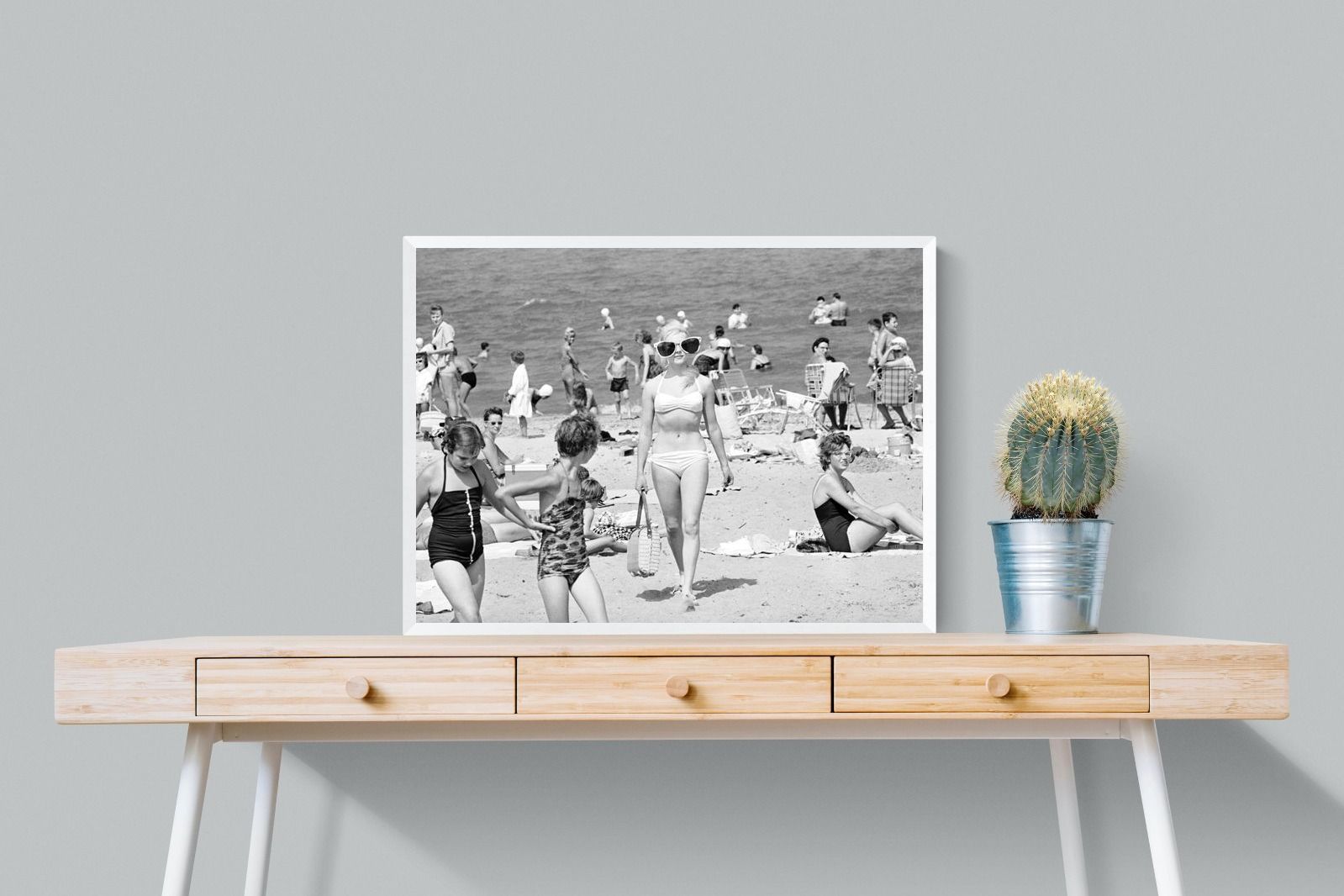 Pixalot Beach Fashion 1960's