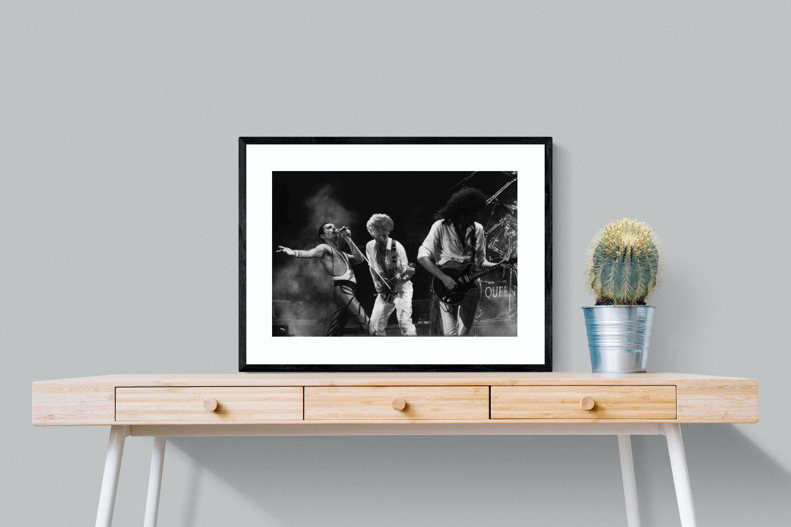 Queen-Wall_Art-80 x 60cm-Framed Print-Black-Pixalot