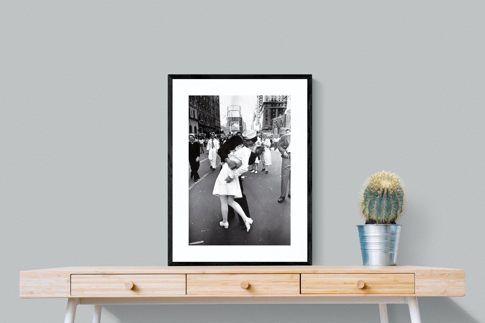V-J Day-Wall_Art-60 x 80cm-Framed Print-Black-Pixalot