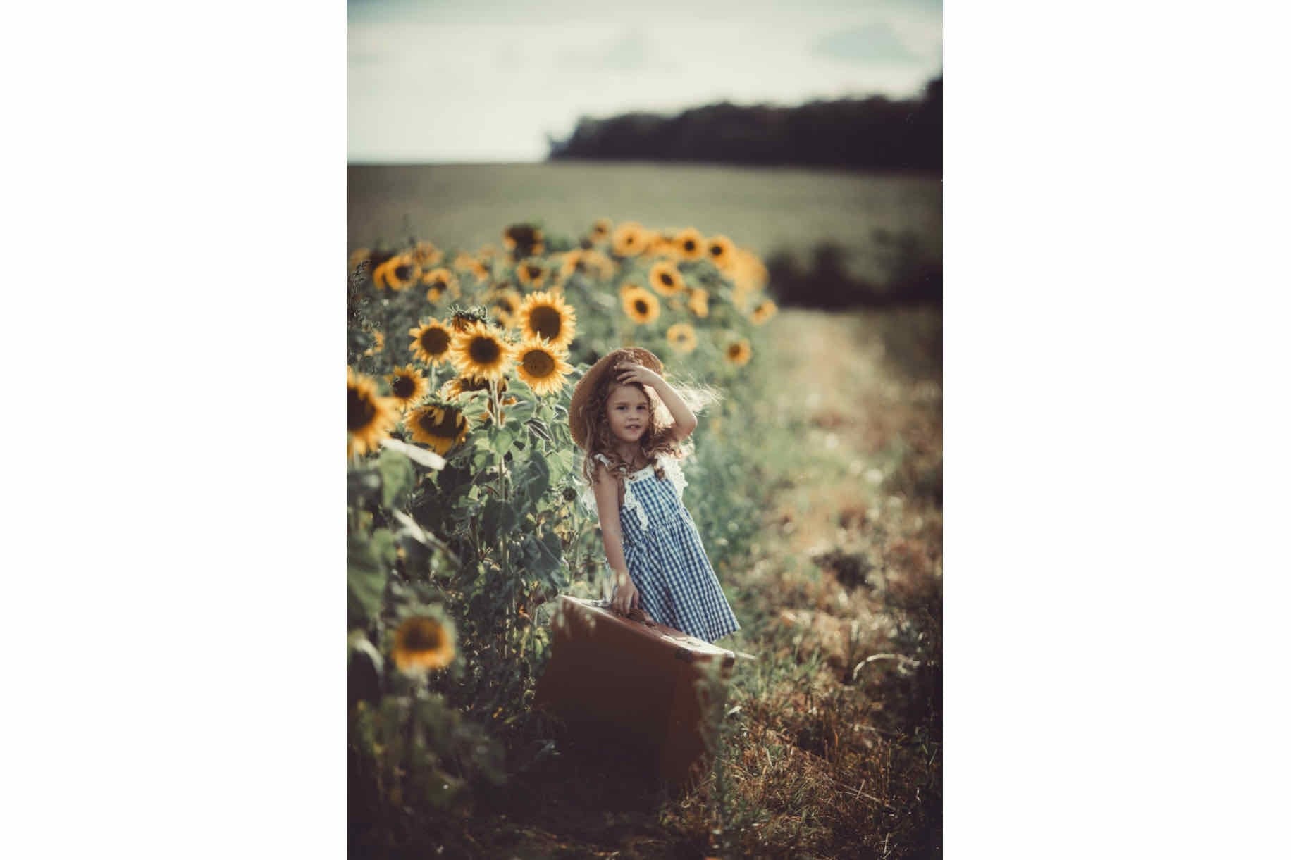 Sunflower Girl-Wall_Art-Pixalot